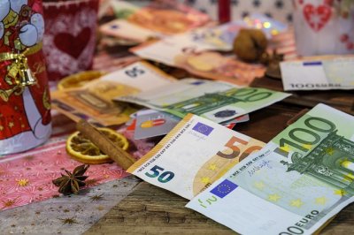 Τα «δώρα Χριστουγέννων» στους συνταξιούχους – Ποιοι θα λάβουν το επίδομα προσωπικής διαφοράς