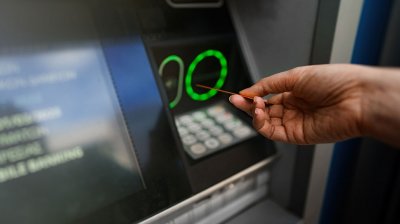Νέα εποχή στις συναλλαγές στα ΑΤΜ : Δωρεάν και πάλι οι αναλήψεις μετρητών